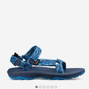 💙💚 ISO toddler Teva’s 💙💚
